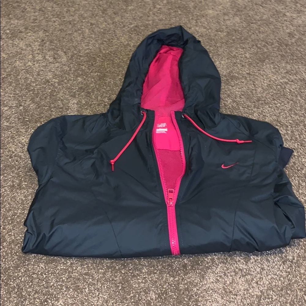 Nike women’s L Grey and Pink Windbreaker